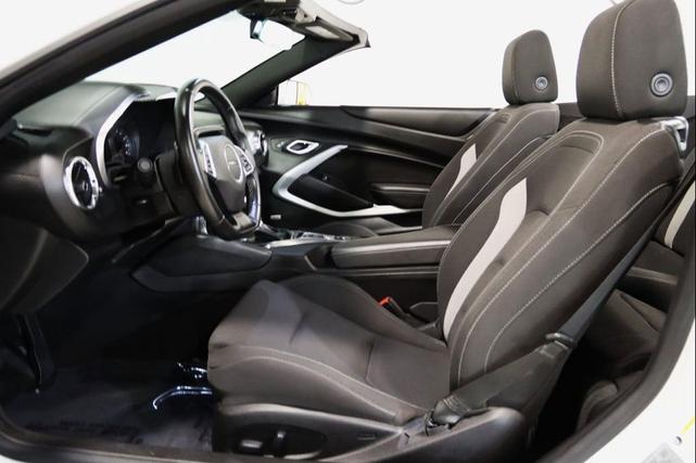 Photo of 2018 Summit White Chevrolet Camaro