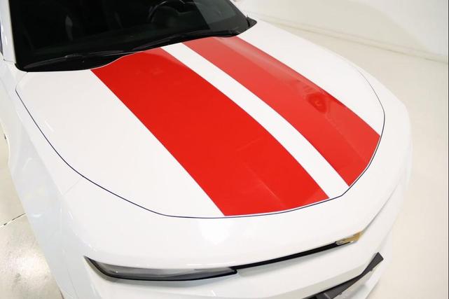 Photo of 2018 Summit White Chevrolet Camaro