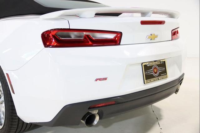 Photo of 2018 Summit White Chevrolet Camaro