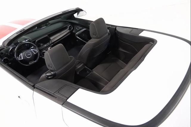 Photo of 2018 Summit White Chevrolet Camaro