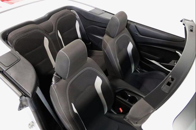Photo of 2018 Summit White Chevrolet Camaro