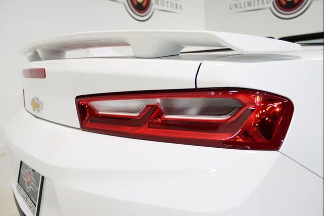 Photo of 2018 Summit White Chevrolet Camaro