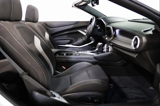 Photo of 2018 Summit White Chevrolet Camaro