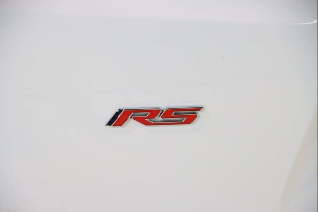Photo of 2018 Summit White Chevrolet Camaro
