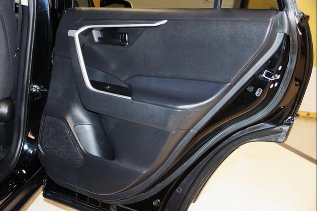 Photo of 2021 Midnight Black Metallic Toyota RAV4