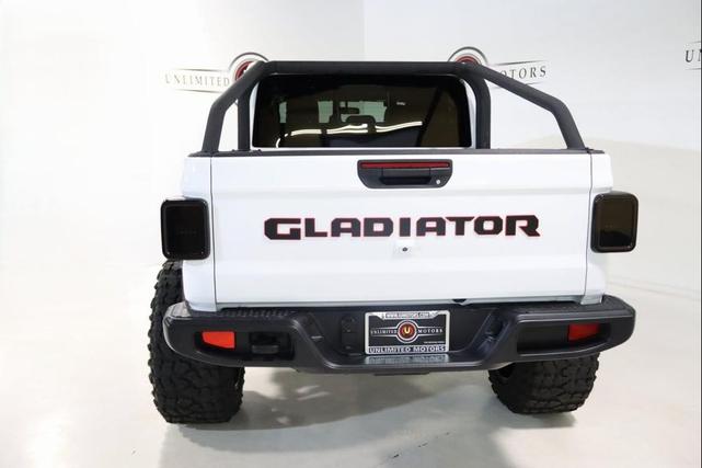 Photo of 2025 Bright White Clearcoat Jeep Gladiator