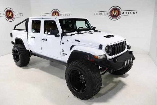 Photo of 2025 Bright White Clearcoat Jeep Gladiator