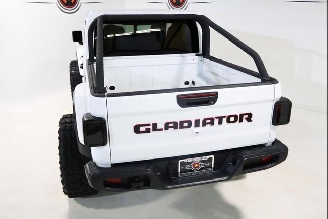 Photo of 2025 Bright White Clearcoat Jeep Gladiator