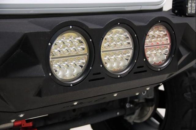 Photo of 2025 Bright White Clearcoat Jeep Gladiator