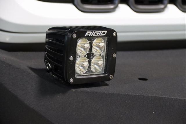 Photo of 2025 Bright White Clearcoat Jeep Gladiator