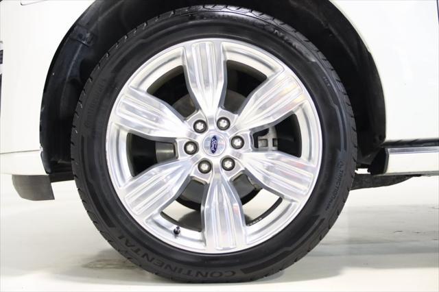 Photo of 2023 Star White Metallic Tri-Coat Ford Expedition Max