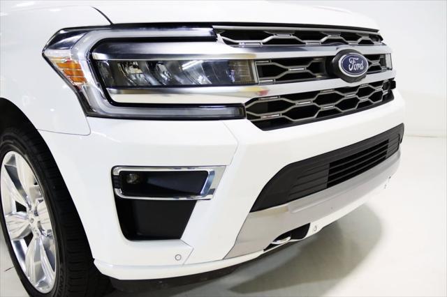 Photo of 2023 Star White Metallic Tri-Coat Ford Expedition Max