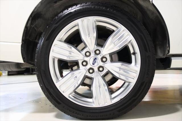 Photo of 2023 Star White Metallic Tri-Coat Ford Expedition Max