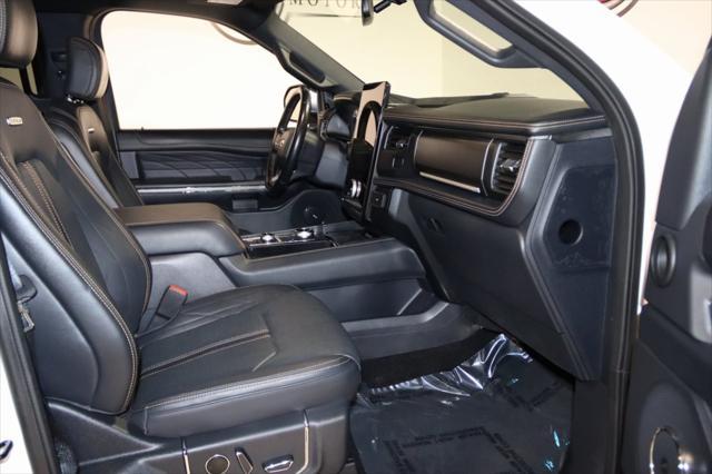 Photo of 2023 Star White Metallic Tri-Coat Ford Expedition Max
