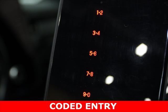 Photo of 2023 Star White Metallic Tri-Coat Ford Expedition Max