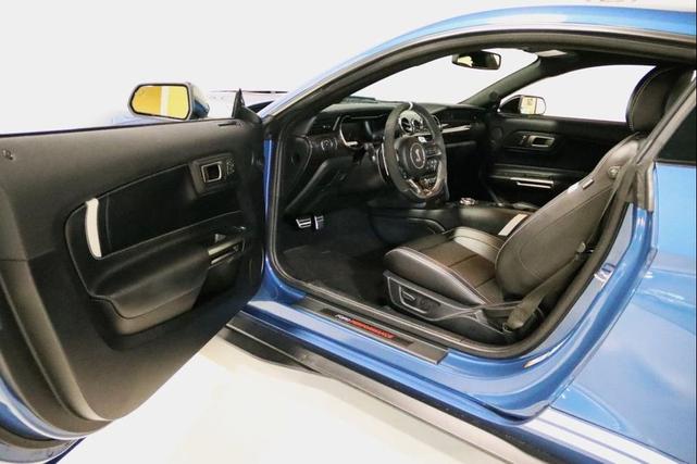 Photo of 2020 Blue Ford Shelby GT500