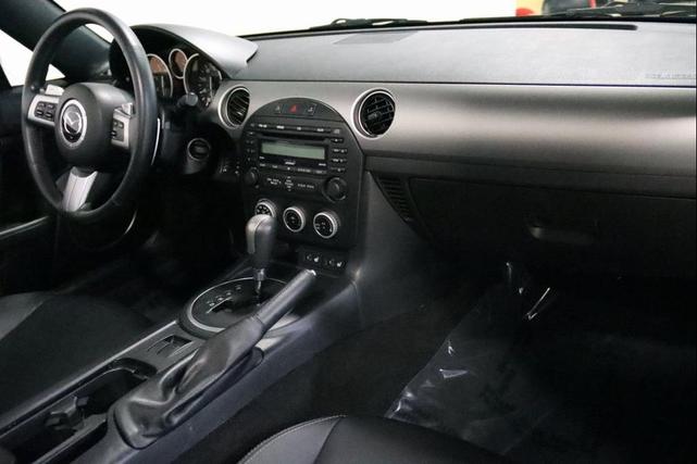 Photo of 2011 Liquid Silver Metallic Mazda MX-5 Miata