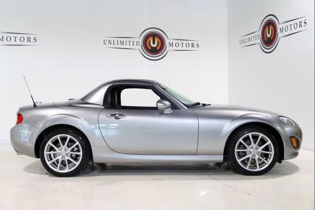 Photo of 2011 Liquid Silver Metallic Mazda MX-5 Miata