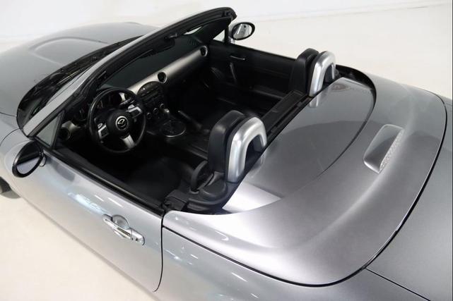 Photo of 2011 Liquid Silver Metallic Mazda MX-5 Miata