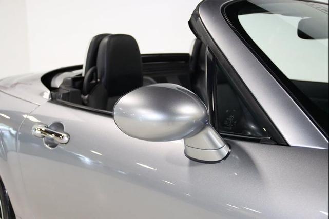 Photo of 2011 Liquid Silver Metallic Mazda MX-5 Miata