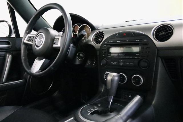 Photo of 2011 Liquid Silver Metallic Mazda MX-5 Miata