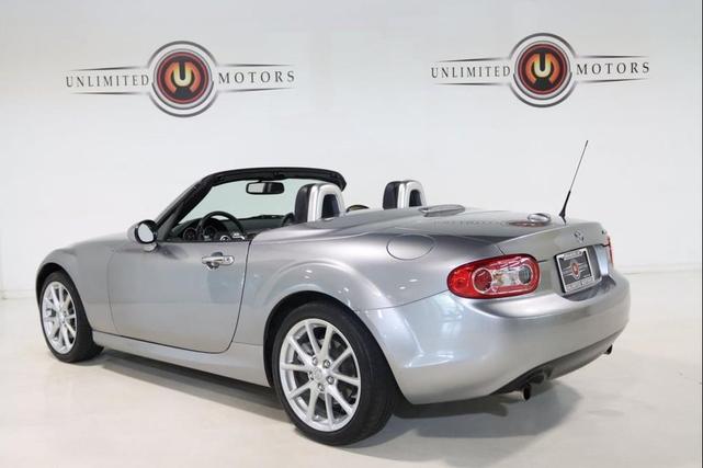 Photo of 2011 Liquid Silver Metallic Mazda MX-5 Miata