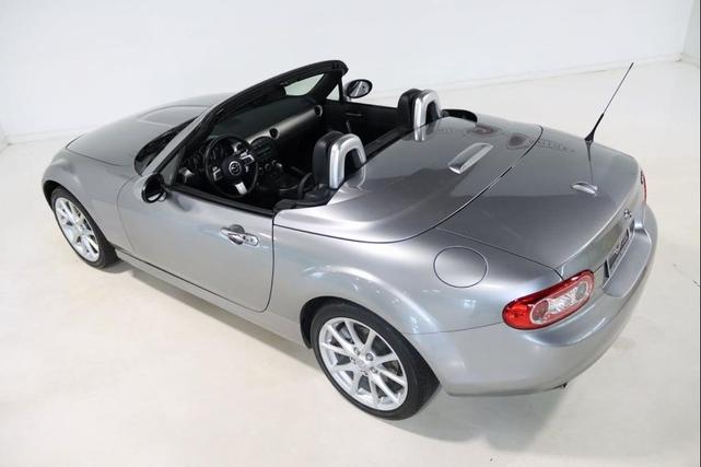 Photo of 2011 Liquid Silver Metallic Mazda MX-5 Miata