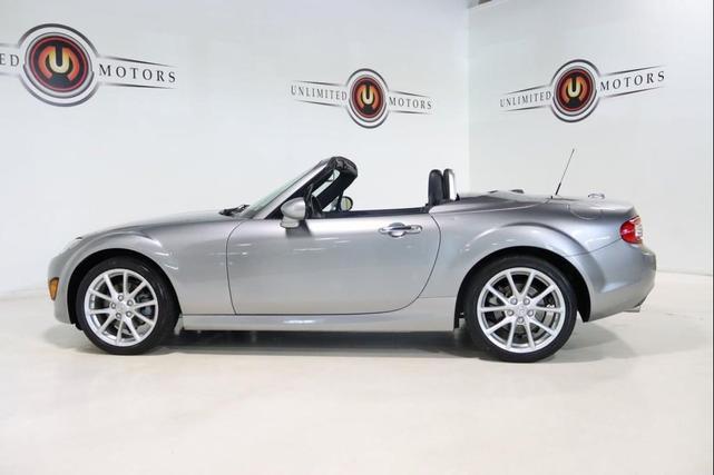 Photo of 2011 Liquid Silver Metallic Mazda MX-5 Miata