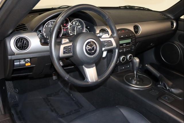 Photo of 2011 Liquid Silver Metallic Mazda MX-5 Miata