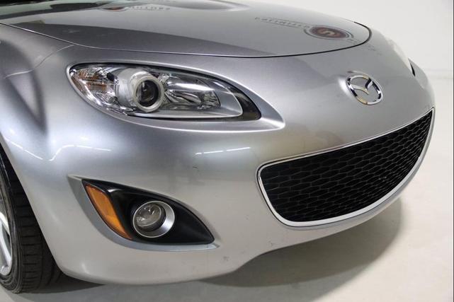 Photo of 2011 Liquid Silver Metallic Mazda MX-5 Miata