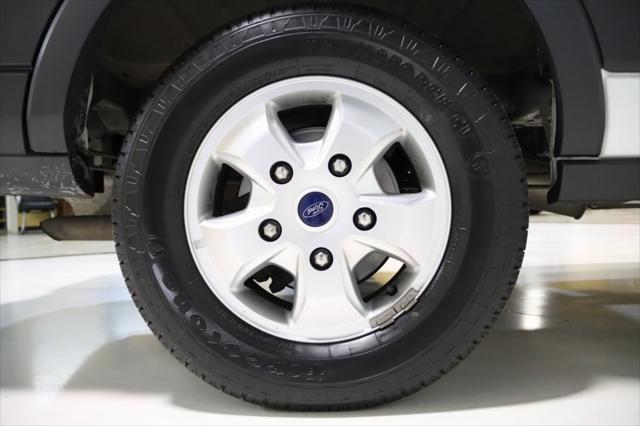Photo of 2017 Oxford White Ford Transit-350
