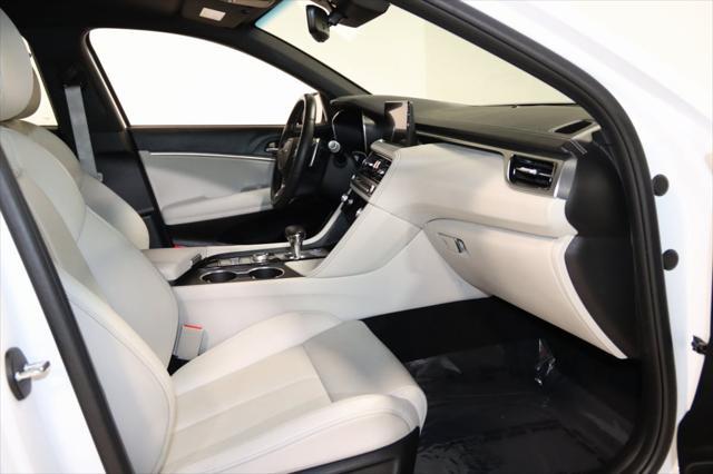 Photo of 2024 Uyuni White Genesis G70
