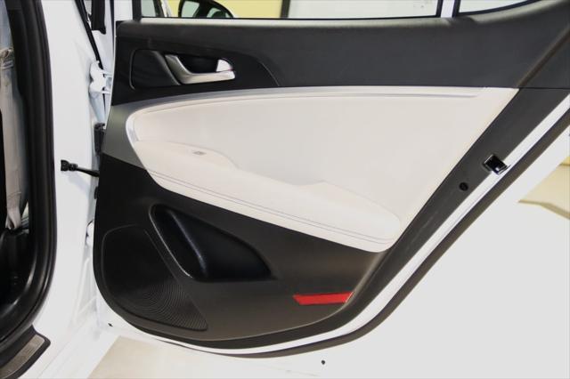Photo of 2024 Uyuni White Genesis G70