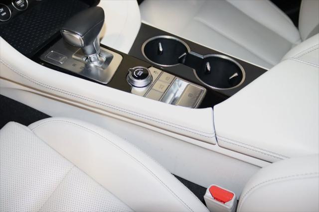 Photo of 2024 Uyuni White Genesis G70