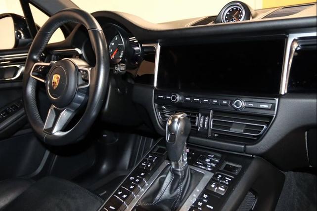 Photo of 2020 Jet Black Metallic Porsche Macan