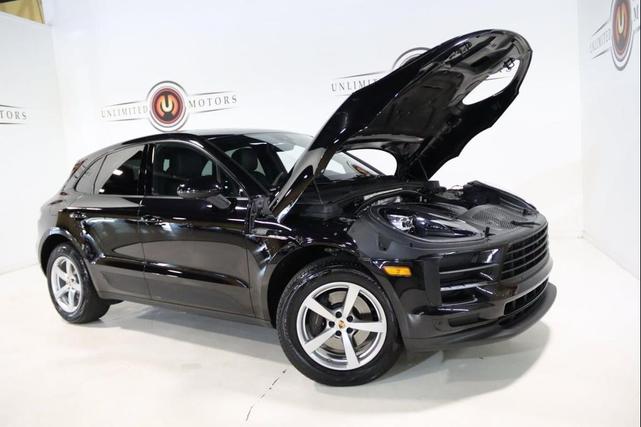 Photo of 2020 Jet Black Metallic Porsche Macan