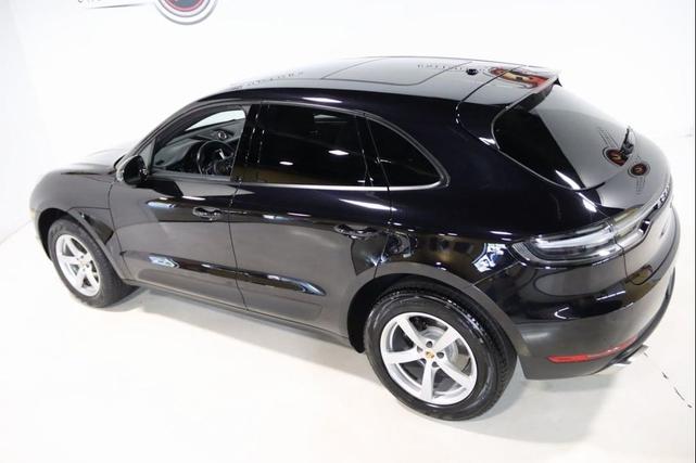 Photo of 2020 Jet Black Metallic Porsche Macan