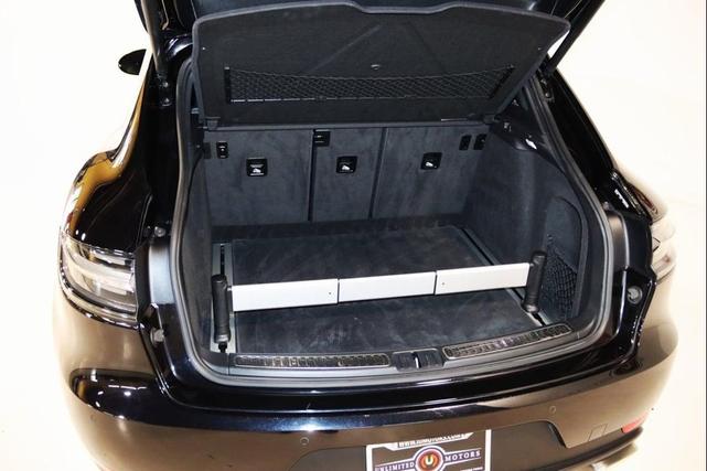 Photo of 2020 Jet Black Metallic Porsche Macan