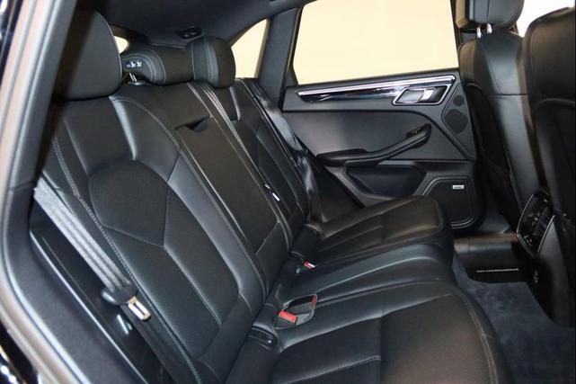 Photo of 2020 Jet Black Metallic Porsche Macan