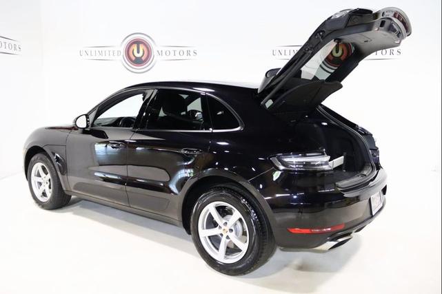 Photo of 2020 Jet Black Metallic Porsche Macan