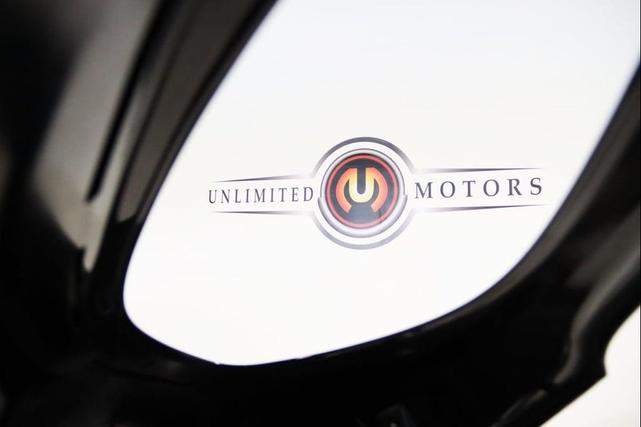 Photo of 2020 Jet Black Metallic Porsche Macan