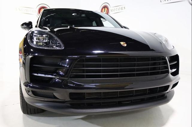 Photo of 2020 Jet Black Metallic Porsche Macan
