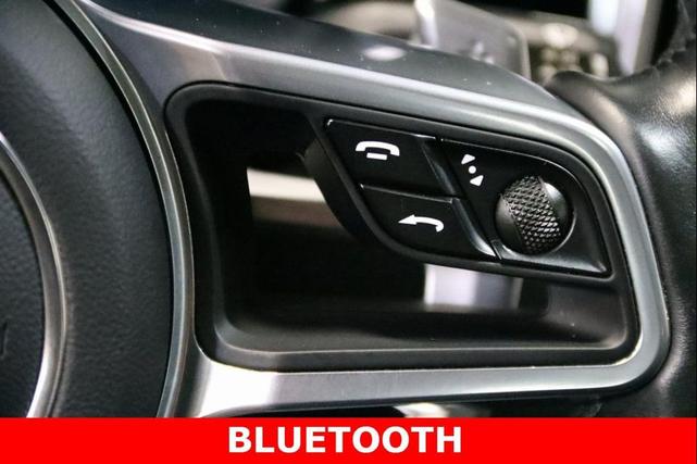 Photo of 2020 Jet Black Metallic Porsche Macan