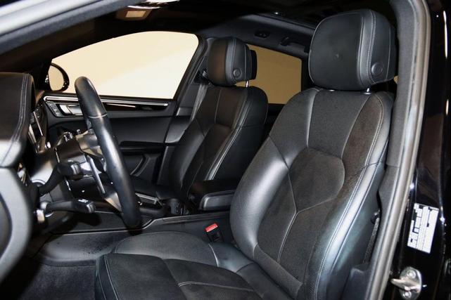 Photo of 2020 Jet Black Metallic Porsche Macan