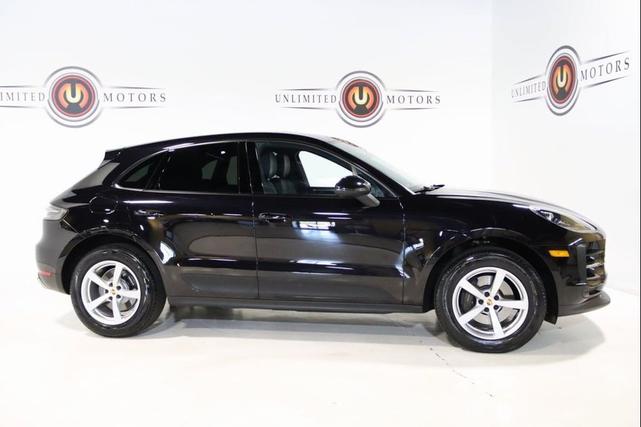 Photo of 2020 Jet Black Metallic Porsche Macan