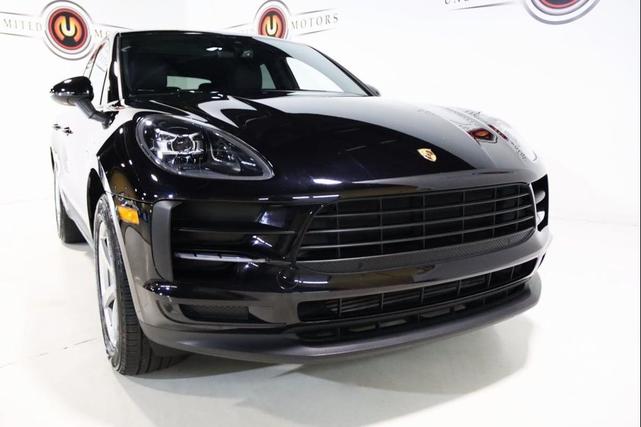 Photo of 2020 Jet Black Metallic Porsche Macan