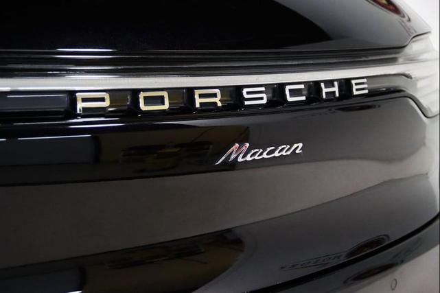 Photo of 2020 Jet Black Metallic Porsche Macan