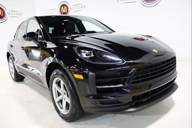 Photo of 2020 Jet Black Metallic Porsche Macan