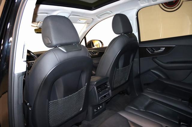 Photo of 2020 Night Black Audi Q7