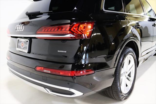 Photo of 2020 Night Black Audi Q7